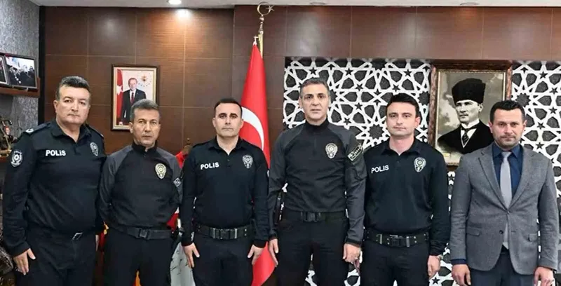 Rahatsızlanan kadını yalnız bırakmayan polis memurlarına teşekkür
