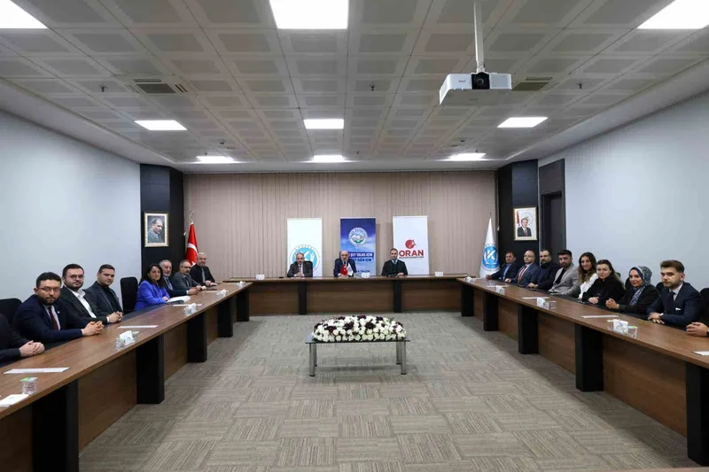 KAYÜ koordinesinde düzenlenen Dijital Görselleştirme ve Tasarım Araçları Eğitimi tamamlandı
