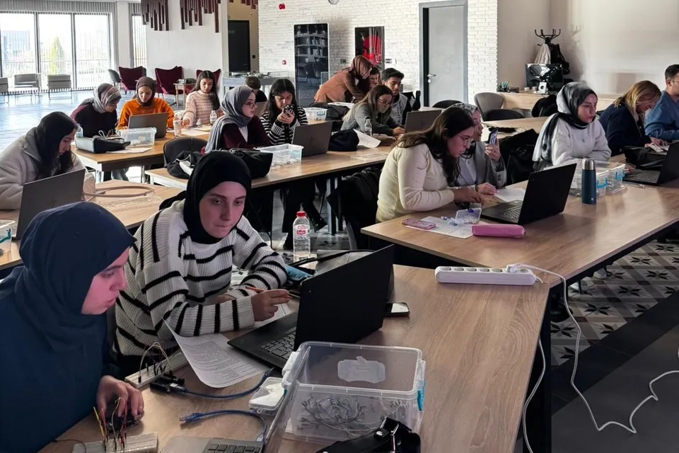Kayseri Bilişim Akademisi’nde ücretsiz ders zili çaldı