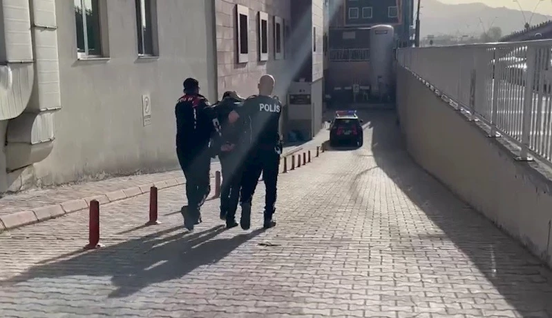 ’Hırsızlık’ suçundan aranan zanlı yakalandı
