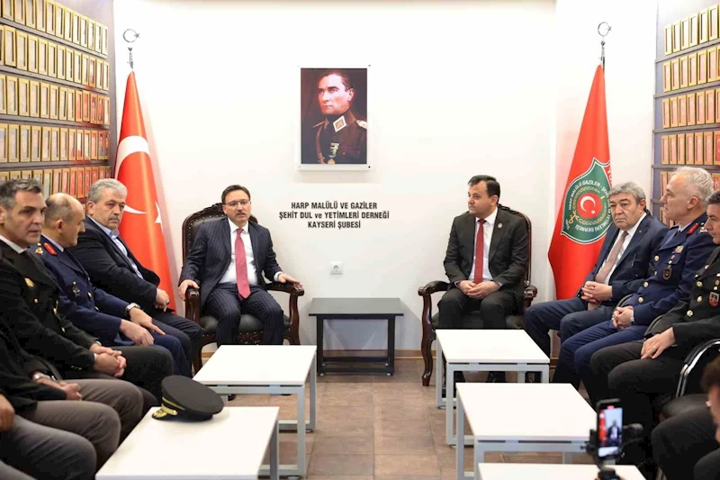 Vali Çiçek: 