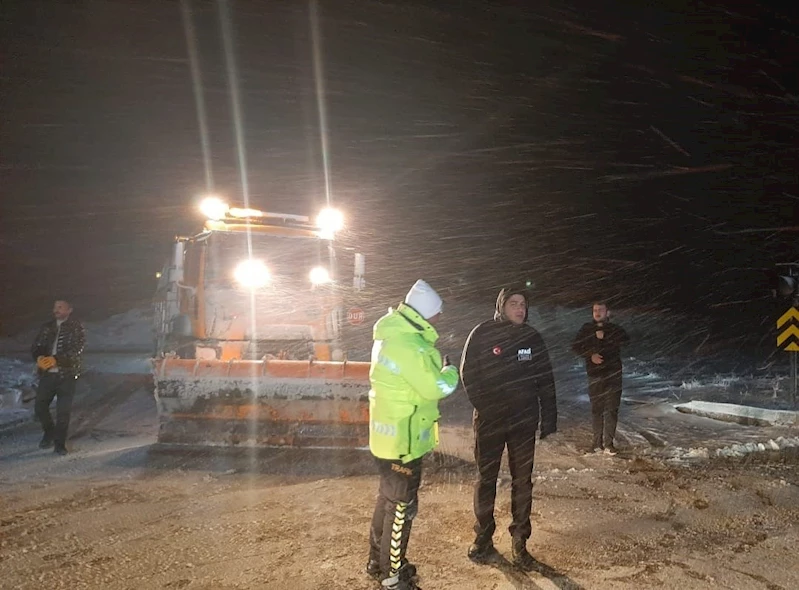 Kayseri’de karda mahsur kalan 385 kişi kamu tesislerine alındı
