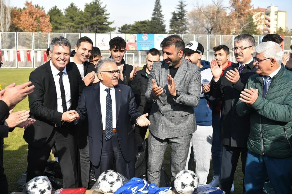 Büyükkılıç’tan amatör spor kulüplerine büyük destek