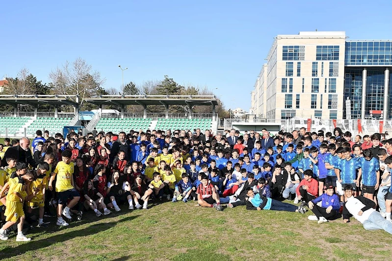 Amatör spora yaklaşık 3 milyon TL’lik malzeme desteği
