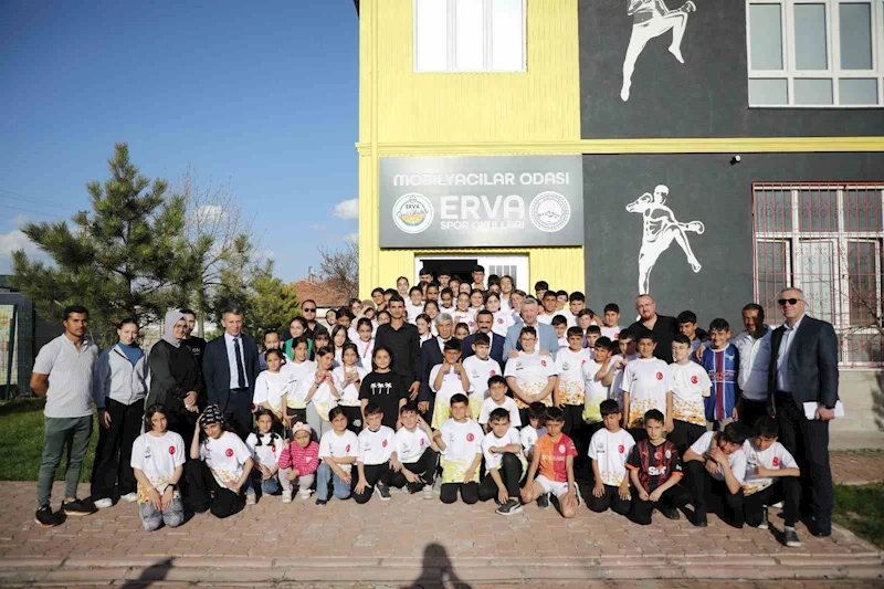 ERVA sporcularına Mobilyacılar Odası’ndan ödül
