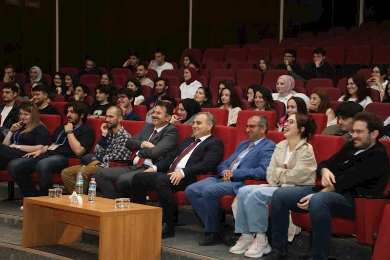 ERÜ’de 11. Tiyatro Festivali perdelerini açtı
