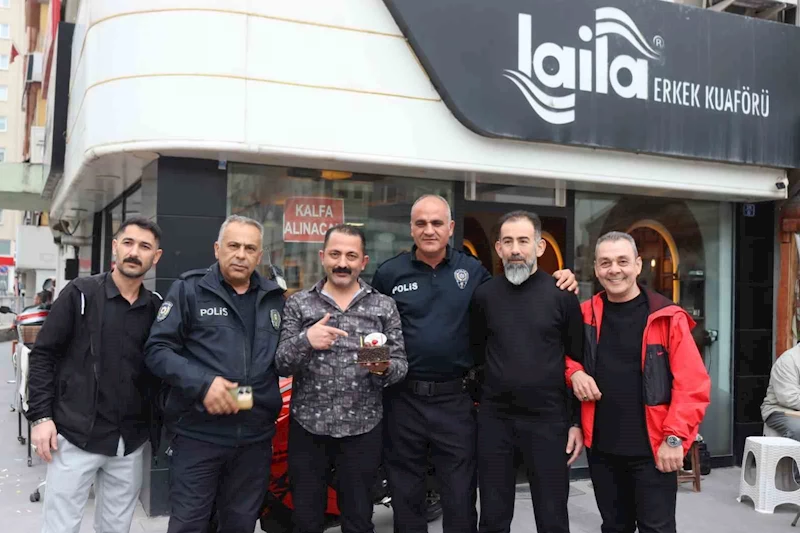 İhbara geldiler, pasta yediler
