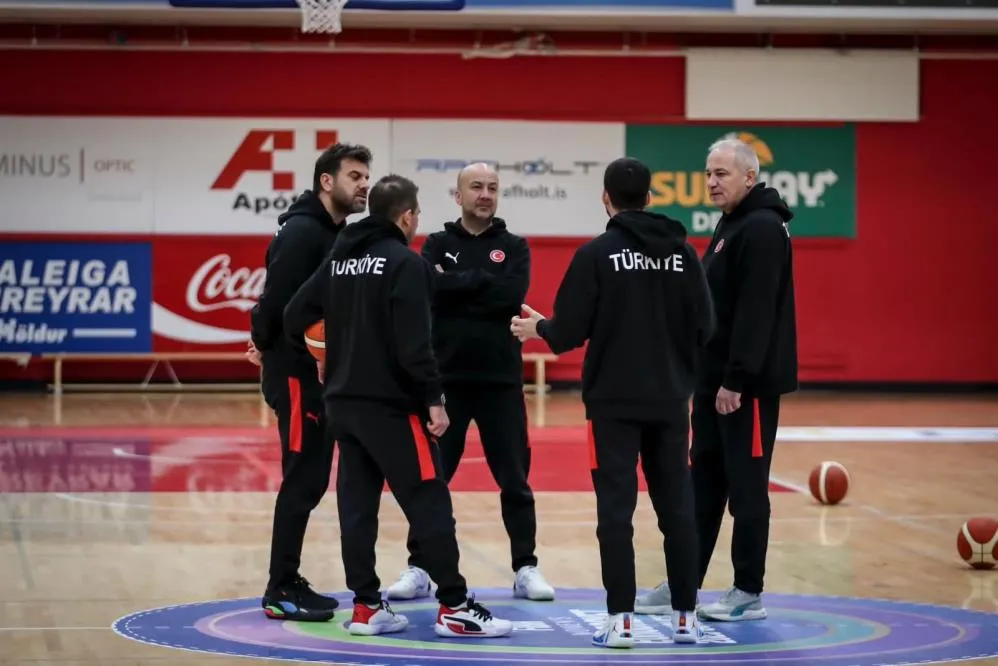 Melikgazi Kayseri Basketbol Antrenörü Özsarı, sezonu değerlendirdi