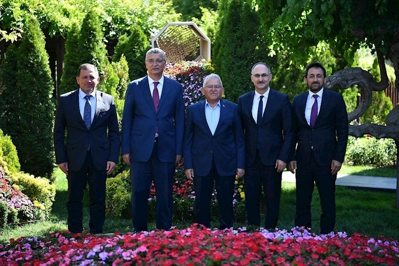 Büyükşehir’de Avrupa Spor Şehri Kayseri’nin spor projeleri masaya yatırıldı
