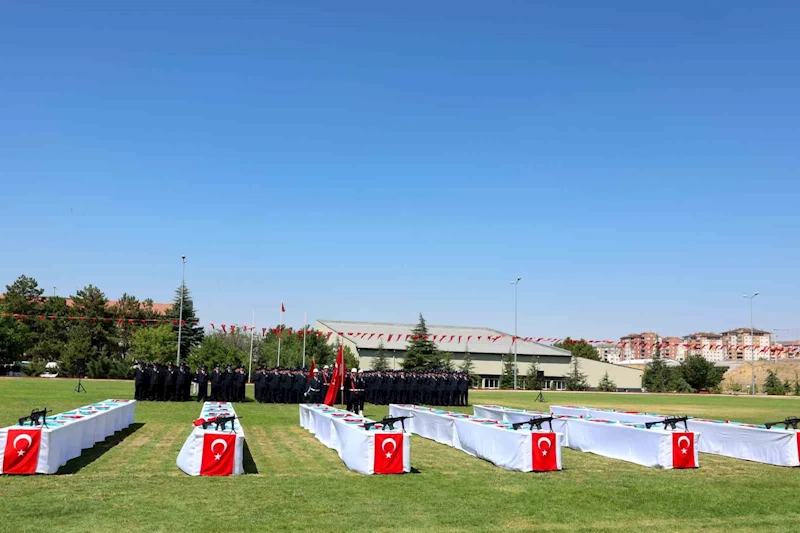 Vali Çiçek, 31’inci Dönem POMEM Mezuniyet Töreni’ne katıldı
