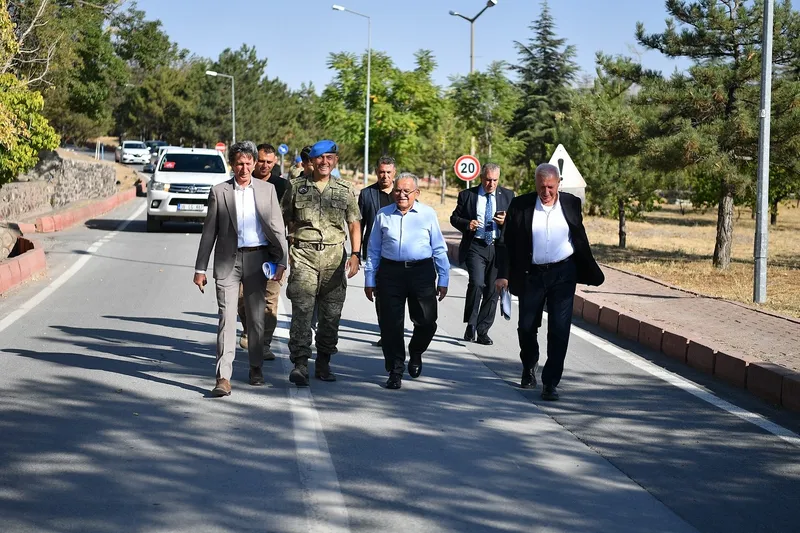 Başkan Büyükkılıç’tan, Kartal Katlı Kavşağı’na alternatif güzergâh çalışmalarına yakın takip
