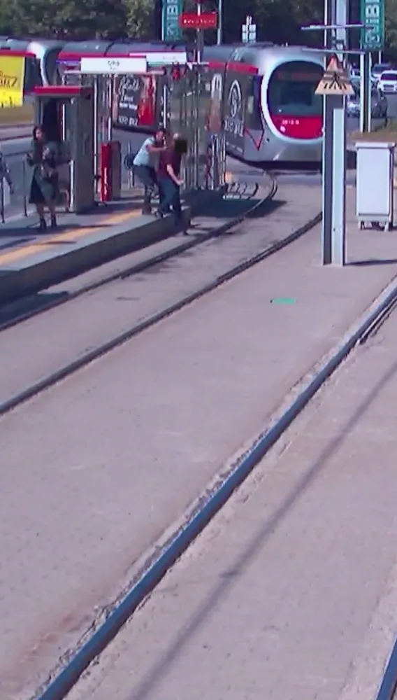 Güvenlik görevlisinin dikkati vatandaşın hayatını kurtardı