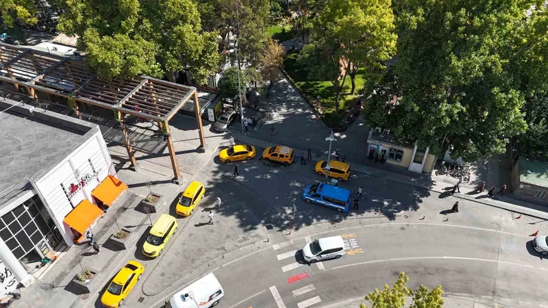 Zabıtadan taksi ve duraklarına yönelik denetim
