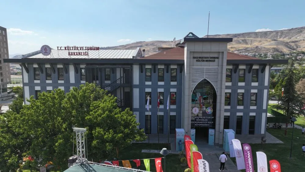 Kocasinan İlçe Halk Kütüphanesi’ne coşkulu açılış